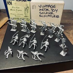 Vntg Fine Cast Metal soldiers figurines wargames dioramas collecting Hinchliffe